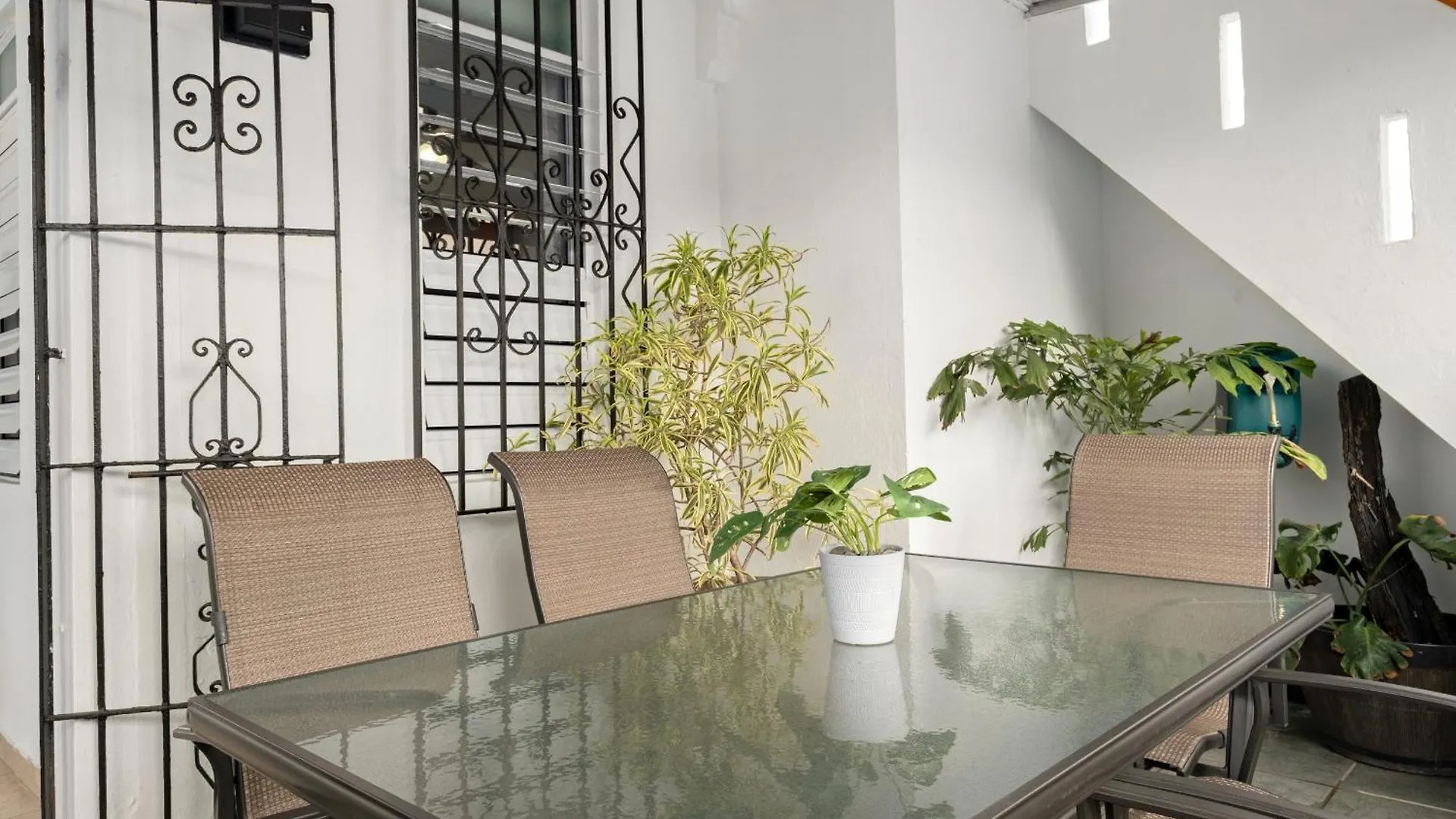 Apartment Condado Beach & Rooftop Garden For Large Groups - Apt 2 San Juan Puerto Rico